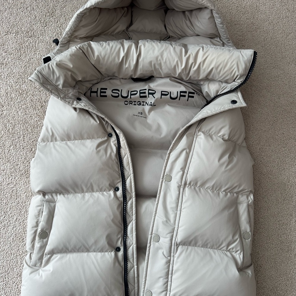 Aritzia Super Puff Vest in Cream